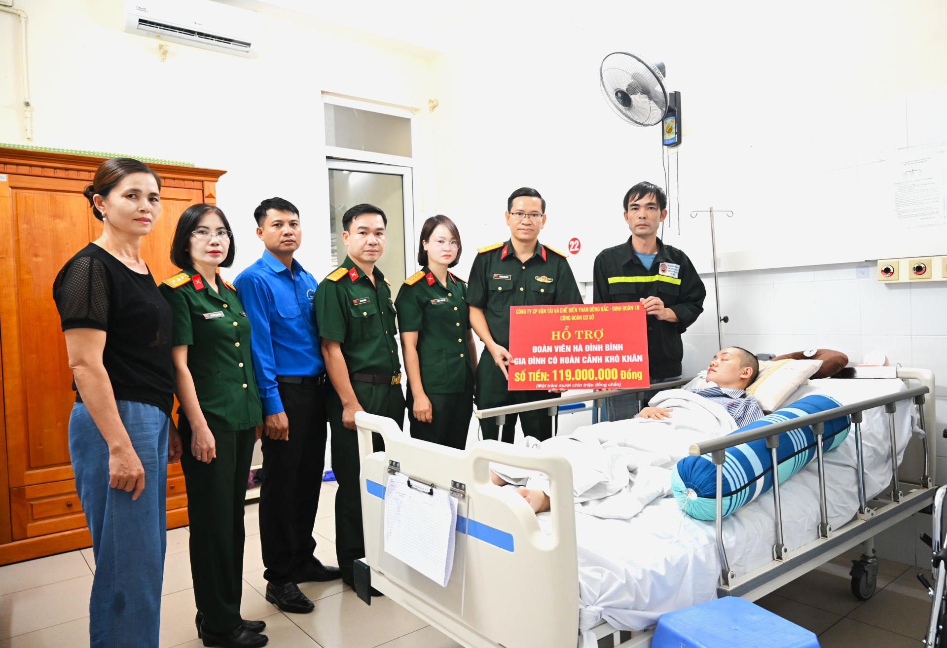 Công đoàn cơ sở Công ty Cổ phần Vận tải và Chế biến than Đông Bắc - Binh đoàn 19 chung tay giúp đỡ đoàn viên công đoàn gia đình gặp hoàn cảnh khó khăn