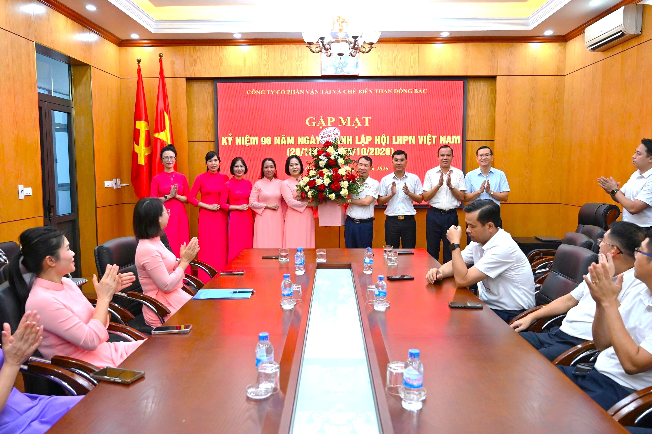 Hội phụ nữ Công ty cổ phần Vận tải và Chế biến than Đông Bắc tổ chức các hoạt động thiết thực chào mừng kỷ niệm 96 năm Ngày thành lập Hội LHPN Việt Nam và 16 năm Ngày phụ nữ Việt Nam
